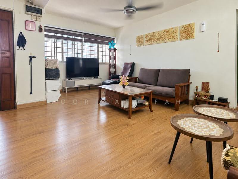 408 Pandan Gardens, 408 Pandan Gardens, Boon Lay / Jurong / Tuas, 3 Bedrooms, 1,044 sqft, HDB Flat For Sale, by Noor Saliefah, 500271579 - Living Room - PropertyGuru.com.sg