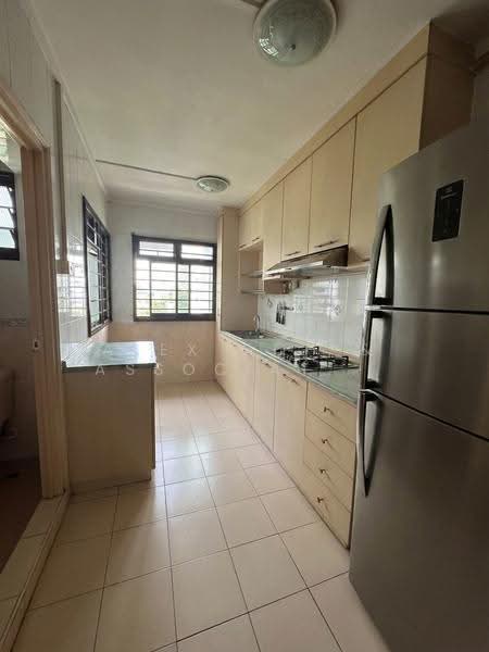 17 Jalan Tenteram, 17 Jalan Tenteram, Balestier / Toa Payoh, 3 Bedrooms, 807 sqft, HDB Flat For Sale, by Xie jielun, 500271581 - Kitchen - PropertyGuru.com.sg