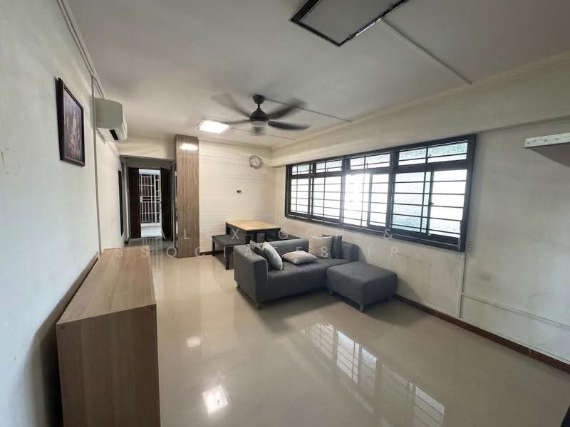 17 Jalan Tenteram, 17 Jalan Tenteram, Balestier / Toa Payoh, 3 Bedrooms, 807 sqft, HDB Flat For Sale, by Xie jielun, 500271581 - Living Room - PropertyGuru.com.sg