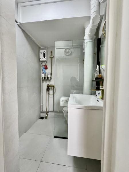 13 Eunos Crescent, 13 Eunos Crescent, Eunos / Geylang / Paya Lebar, Room Rental, 135 sqft, HDB Flat For Rent, by Sandy Yong, 500271582 - Bathroom - PropertyGuru.com.sg