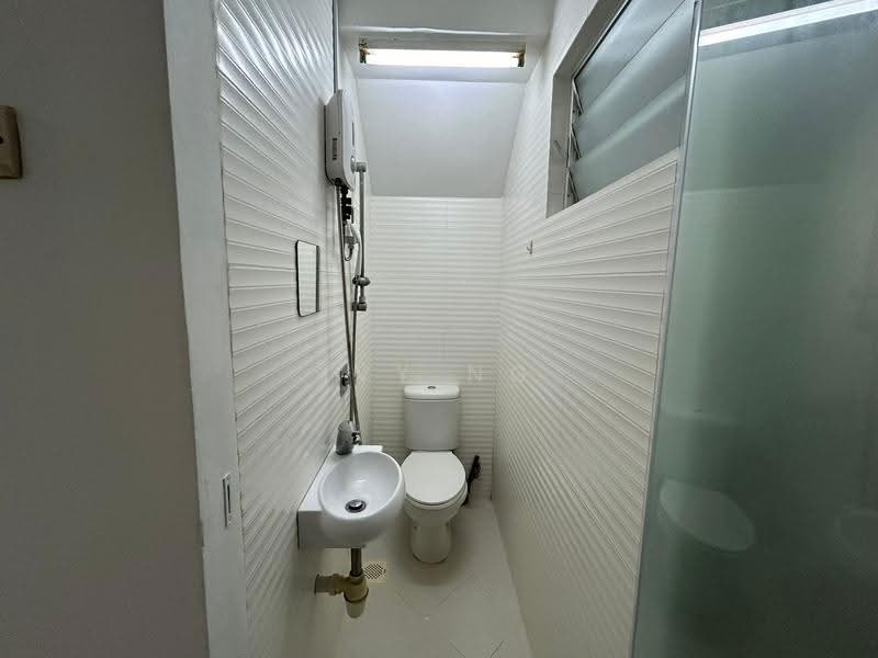 Watten Hill Condo, Watten View, Newton / Novena, 3 Bedrooms, 2,669 sqft, Condominium For Rent, by Ivy Ng, 500271585 - Bathroom - PropertyGuru.com.sg