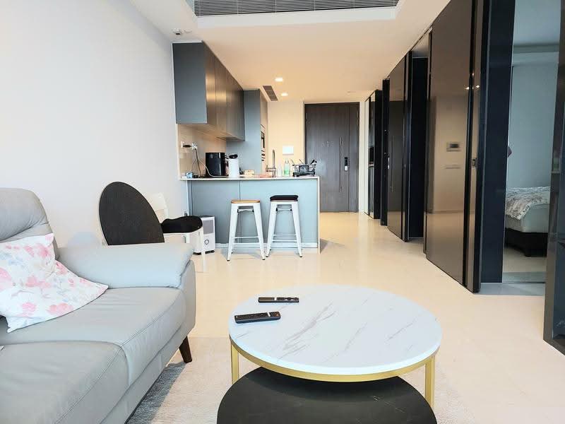 Cairnhill Nine, 15 Cairnhill Road, Orchard / River Valley, 2 Bedrooms, 743 sqft, Condominium For Rent, by Ian Yean, 500271605 - Living Room - PropertyGuru.com.sg