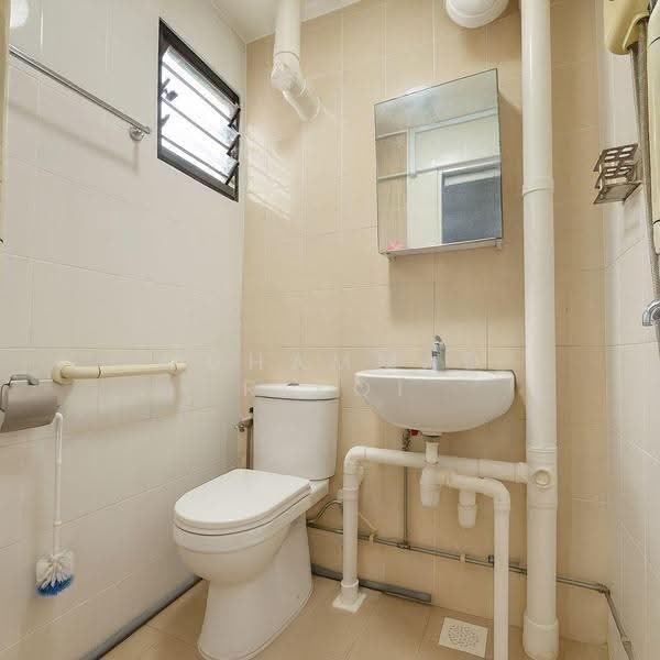 442 Ang Mo Kio Avenue 10, 442 Ang Mo Kio Avenue 10, Ang Mo Kio / Bishan / Thomson, 2 Bedrooms, 721 sqft, HDB Flat For Sale, by Muhammad Rifqi, 500271606 - Bathroom - PropertyGuru.com.sg