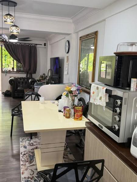 34 Marine Crescent, 34 Marine Crescent, East Coast / Marine Parade, 2 Bedrooms, 699 sqft, HDB Flat For Rent, by Zarina Majeed, 500271616 - Living Room - PropertyGuru.com.sg
