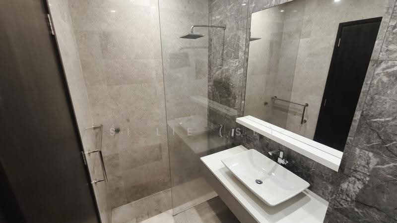 The Hillier, 2 Hillview Rise, Dairy Farm / Bukit Panjang / Choa Chu Kang, 2 Bedrooms, 818 sqft, Condominium For Sale, by Si Lie (SL), 500271619 - Bathroom - PropertyGuru.com.sg