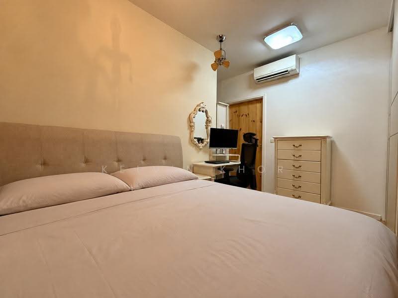 Lake Life, 6 Tao Ching Road, Boon Lay / Jurong / Tuas, 3 Bedrooms, 1,119 sqft, Condominium For Sale, by Kelvin Khor, 500271625 - Bedroom - PropertyGuru.com.sg