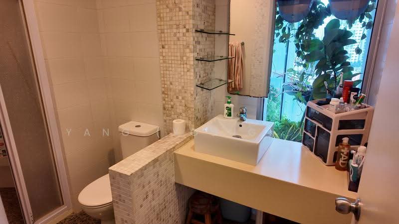 Kerrisdale, 30 Sturdee Road, Farrer Park / Serangoon Rd, 3 Bedrooms, 1,259 sqft, Condominium For Sale, by Yang (Young) Li, 500271626 - Bathroom - PropertyGuru.com.sg