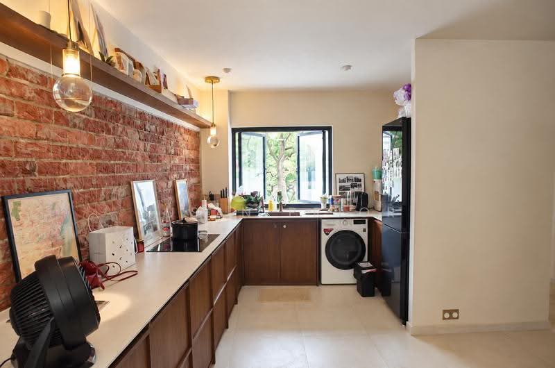 Trendy Tiong Bahru One Bed, Tiong Bahru Road, Alexandra / Commonwealth, 1 Bedroom, 800 sqft, Walk-up Apartment For Rent, by Susan Prior, 500271633 - Kitchen - PropertyGuru.com.sg