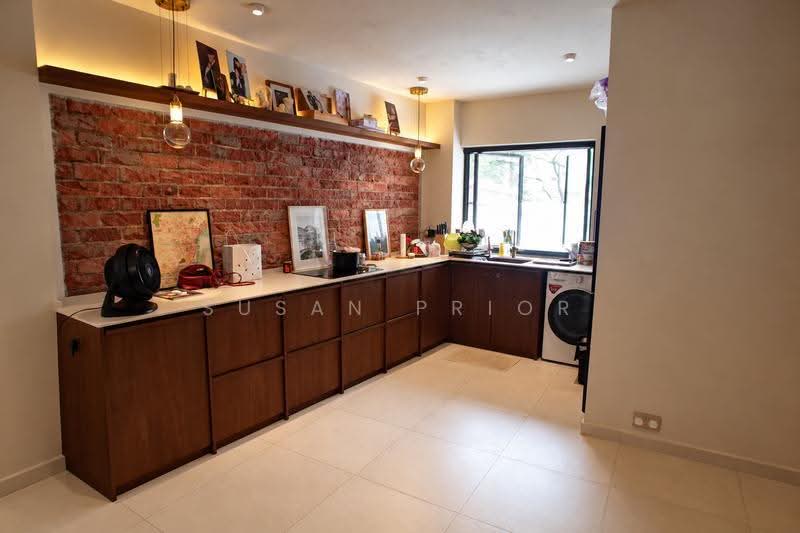 Trendy Tiong Bahru One Bed, Tiong Bahru Road, Alexandra / Commonwealth, 1 Bedroom, 800 sqft, Walk-up Apartment For Rent, by Susan Prior, 500271633 - Kitchen - PropertyGuru.com.sg
