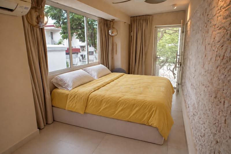 Trendy Tiong Bahru One Bed, Tiong Bahru Road, Alexandra / Commonwealth, 1 Bedroom, 800 sqft, Walk-up Apartment For Rent, by Susan Prior, 500271633 - PropertyGuru.com.sg