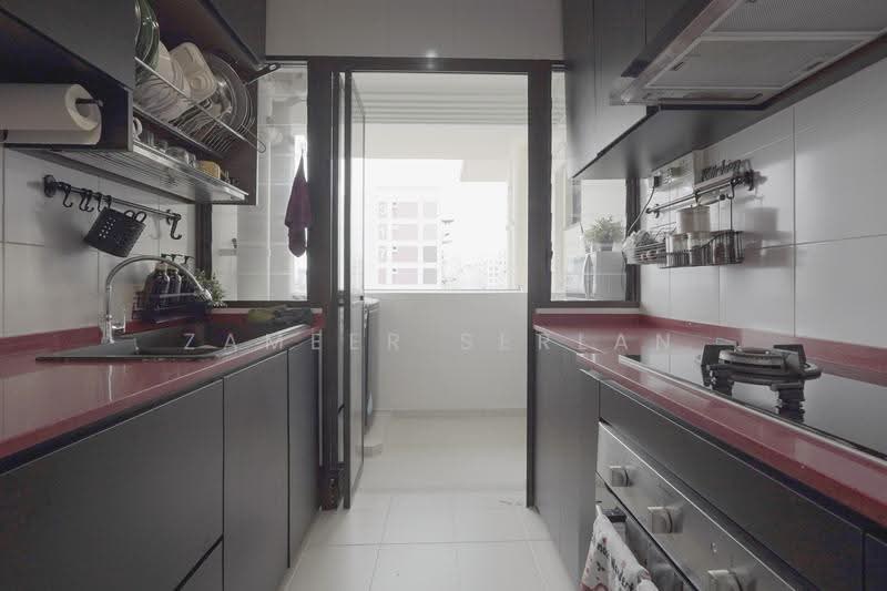 302A Woodlands Street 31, 302A Woodlands Street 31, Admiralty / Woodlands, 2 Bedrooms, 721 sqft, HDB Flat For Sale, by Zameer Serlan, 500271651 - Kitchen - PropertyGuru.com.sg