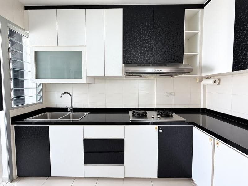208A Punggol Place, 208A Punggol Place, Hougang / Punggol / Sengkang, 2 Bedrooms, 721 sqft, HDB Flat For Sale, by Nuris Alicia, 500271669 - Kitchen - PropertyGuru.com.sg