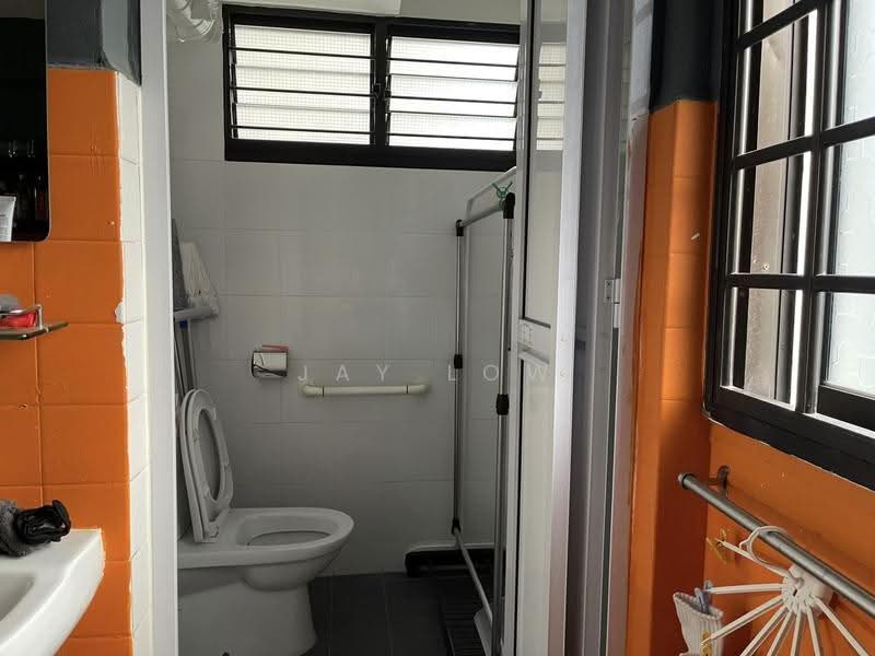 510 Bedok North Street 3, 510 Bedok North Street 3, Bedok / Upper East Coast, Room Rental, 200 sqft, HDB Flat For Rent, by Jay Low, 500271673 - Bathroom - PropertyGuru.com.sg