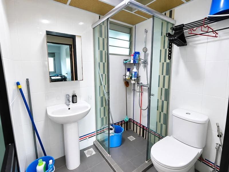 10A Bendemeer Light, 10A Bendemeer Road, Balestier / Toa Payoh, 3 Bedrooms, 1,001 sqft, HDB Flat For Rent, by Dominic Chong, 500271689 - Common Bathroom - PropertyGuru.com.sg