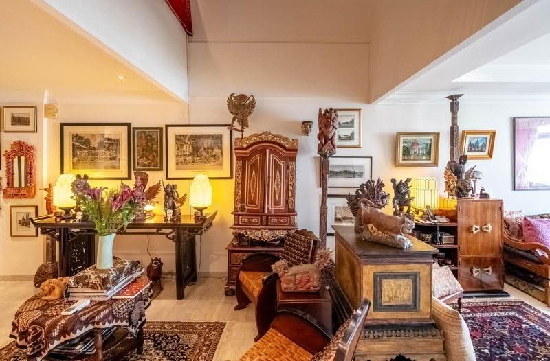Cheapest 4 bed in District 10 with 2271 square feet, 21 Jervois Close, Tanglin / Holland / Bukit Timah, 4 Bedrooms, 2,271 sqft, Apartment For Sale, by Sharon Jany, 500271692 - Living Room - PropertyGuru.com.sg