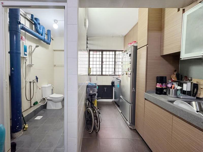 501 Woodlands Drive 14, 501 Woodlands Drive 14, Admiralty / Woodlands, 3 Bedrooms, 1,087 sqft, HDB Flat For Sale, by Risdian Isbintara, 500271702 - Bathroom - PropertyGuru.com.sg