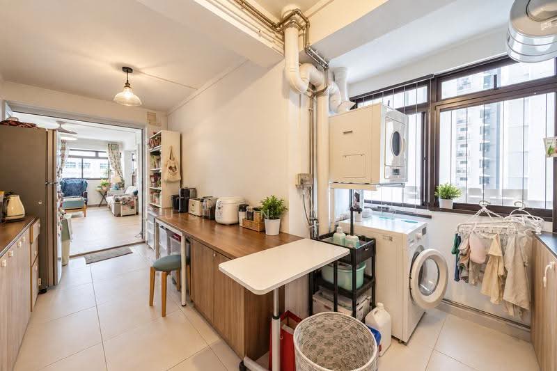 20 Holland Drive, 20 Holland Drive, Tanglin / Holland / Bukit Timah, 3 Bedrooms, 1,259 sqft, HDB Flat For Sale, by Justin Chan, 500271741 - Kitchen - PropertyGuru.com.sg