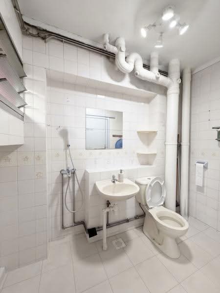 751 Pasir Ris Street 71, 751 Pasir Ris Street 71, Pasir Ris / Tampines, 4 Bedrooms, 1,367 sqft, HDB Flat For Sale, by James Yeo, 500271743 - Bathroom - PropertyGuru.com.sg