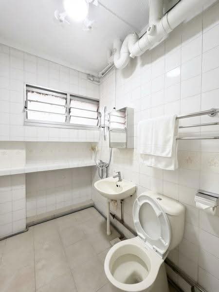 751 Pasir Ris Street 71, 751 Pasir Ris Street 71, Pasir Ris / Tampines, 4 Bedrooms, 1,367 sqft, HDB Flat For Sale, by James Yeo, 500271743 - Bathroom - PropertyGuru.com.sg