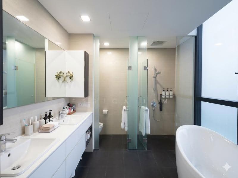 Avant Parc, Wak Hassan Place, Sembawang / Yishun, 5 Bedrooms, 4,467 sqft, Terraced House For Sale, by Jessica Lim, 500271745 - Master Bathroom - PropertyGuru.com.sg