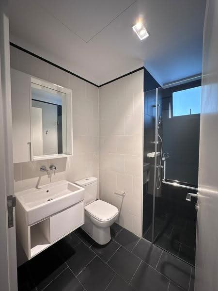 Village @ Pasir Panjang, 463 Pasir Panjang Road, Buona Vista / West Coast / Clementi New Town, 2 Bedrooms, 818 sqft, Condominium For Rent, by Kevin Wong 王奕凯, 500271751 - Bathroom - PropertyGuru.com.sg