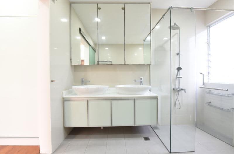 Regency Park, 3 Nathan Road, Tanglin / Holland / Bukit Timah, 4 Bedrooms, 365,014 sqft, Condominium For Rent, by Debra Teng, 500271754 - Bathroom - PropertyGuru.com.sg