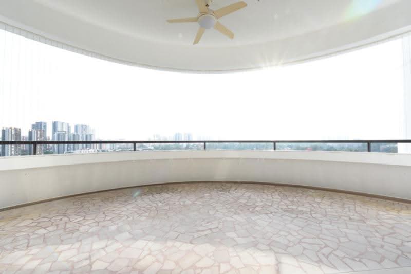 Regency Park, 3 Nathan Road, Tanglin / Holland / Bukit Timah, 4 Bedrooms, 365,014 sqft, Condominium For Rent, by Debra Teng, 500271754 - Balcony - PropertyGuru.com.sg