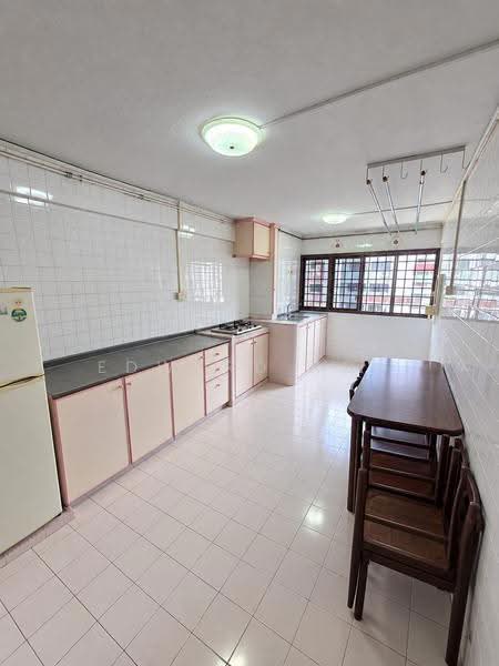 248 Hougang Avenue 3, 248 Hougang Avenue 3, Hougang / Punggol / Sengkang, 2 Bedrooms, 721 sqft, HDB Flat For Sale, by Edward Koh, 500271761 - Kitchen - PropertyGuru.com.sg