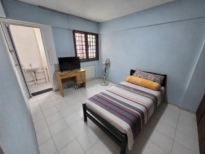 248 Hougang Avenue 3, 248 Hougang Avenue 3, Hougang / Punggol / Sengkang, 2 Bedrooms, 721 sqft, HDB Flat For Sale, by Edward Koh, 500271761 - Bedroom - PropertyGuru.com.sg
