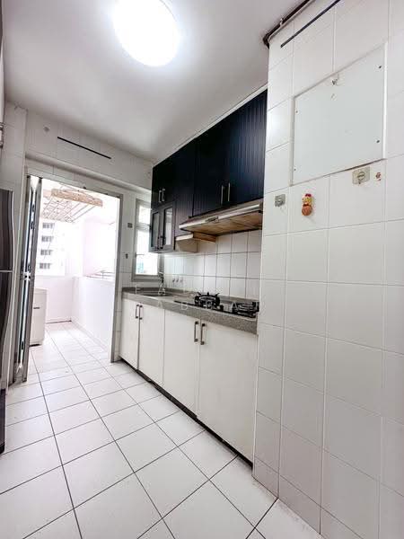 615A Edgefield Plains, 615A Edgefield Plains, Hougang / Punggol / Sengkang, 3 Bedrooms, 990 sqft, HDB Flat For Sale, by Fadhil Jabbar, 500271767 - Kitchen - PropertyGuru.com.sg
