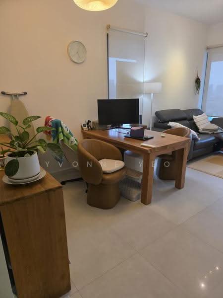 iResidences, 20 Irrawaddy Road, Balestier / Toa Payoh, 2 Bedrooms, 1,066 sqft, Condominium For Rent, by YvoNne Yeo, 500271770 - Living Room - PropertyGuru.com.sg