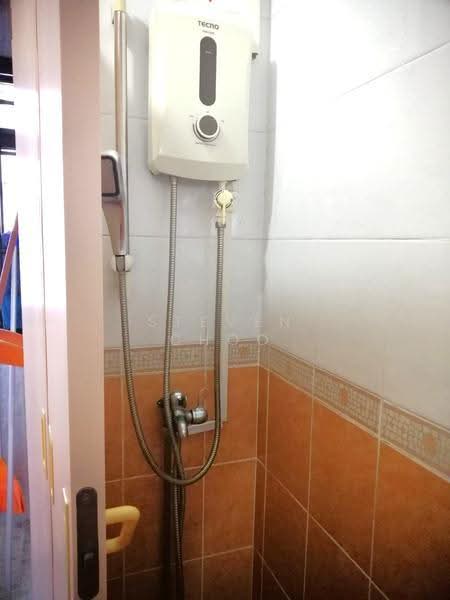 101 Ang Mo Kio Avenue 3, 101 Ang Mo Kio Avenue 3, Ang Mo Kio / Bishan / Thomson, Room Rental, 120 sqft, HDB Flat For Rent, by Steven Choo, 500271773 - Bathroom - PropertyGuru.com.sg