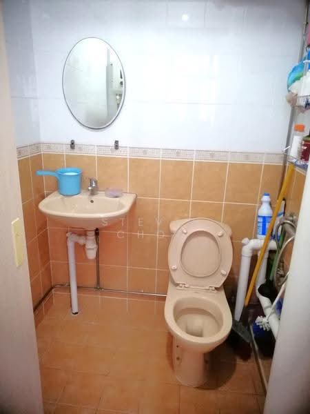 101 Ang Mo Kio Avenue 3, 101 Ang Mo Kio Avenue 3, Ang Mo Kio / Bishan / Thomson, Room Rental, 120 sqft, HDB Flat For Rent, by Steven Choo, 500271773 - Bathroom - PropertyGuru.com.sg