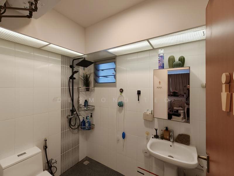 783A Woodlands Rise, 783A Woodlands Rise, Admiralty / Woodlands, 3 Bedrooms, 1,001 sqft, HDB Flat For Sale, by DESMOND TEO, 500271774 - Common toilet - PropertyGuru.com.sg
