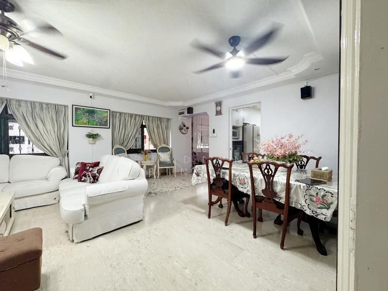 166 Gangsa Road, 166 Gangsa Road, Dairy Farm / Bukit Panjang / Choa Chu Kang, 4 Bedrooms, 1,313 sqft, HDB Flat For Sale, by Risdian Isbintara, 500271776 - Living Room - PropertyGuru.com.sg