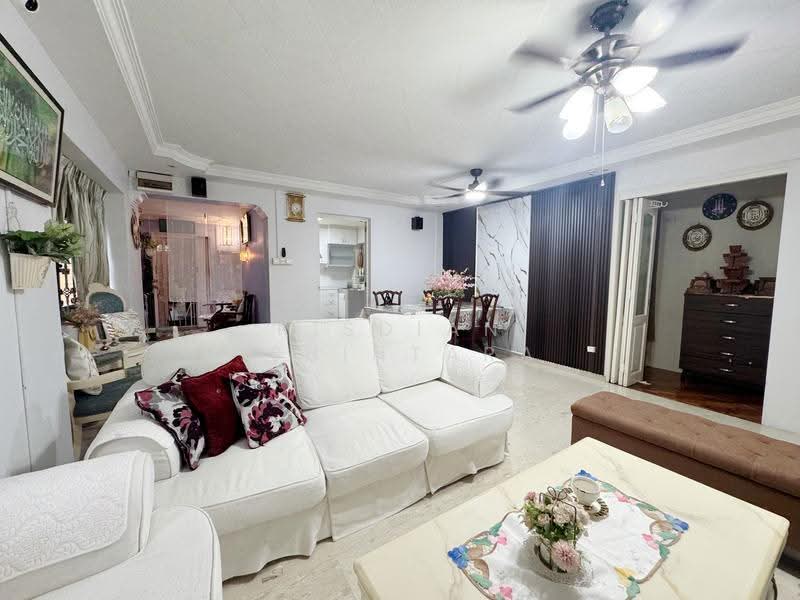 166 Gangsa Road, 166 Gangsa Road, Dairy Farm / Bukit Panjang / Choa Chu Kang, 4 Bedrooms, 1,313 sqft, HDB Flat For Sale, by Risdian Isbintara, 500271776 - Living Room - PropertyGuru.com.sg