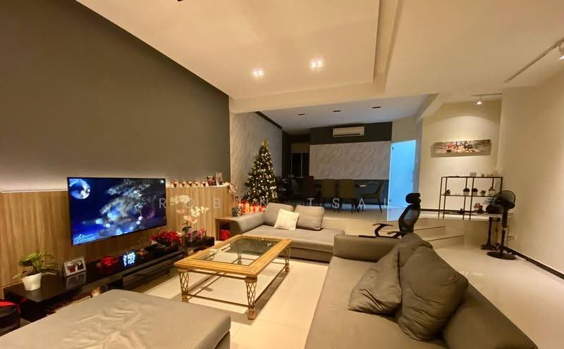 Greenridge, Greenridge Crescent, Clementi Park / Upper Bukit Timah, Room Rental, 150 sqft, Terraced House For Rent, by Robin Tsai, 500271778 - Living Room - PropertyGuru.com.sg