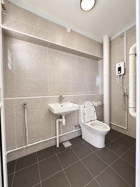 864 Woodlands Street 83, 864 Woodlands Street 83, Admiralty / Woodlands, 3 Bedrooms, 1,389 sqft, HDB Flat For Rent, by Noel DRAGON Tan, 500271782 - Bathroom - PropertyGuru.com.sg