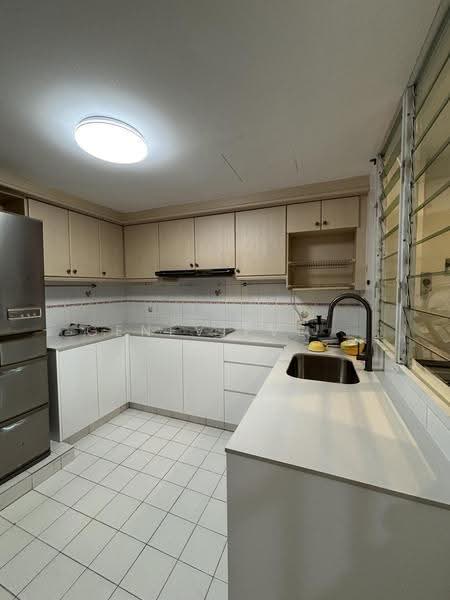 Escada View, 53 Lengkong Empat, Eunos / Geylang / Paya Lebar, 3 Bedrooms, 1,200 sqft, Condominium For Rent, by Genevieve ., 500271783 - Kitchen - PropertyGuru.com.sg