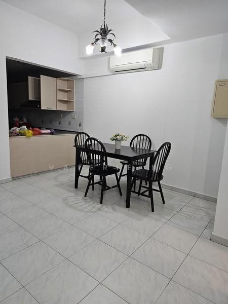 Hume Park I, 1 Hume Avenue, Clementi Park / Upper Bukit Timah, 2 Bedrooms, 904 sqft, Condominium For Sale, by Valerie Ng, 500271786 - Kitchen - PropertyGuru.com.sg