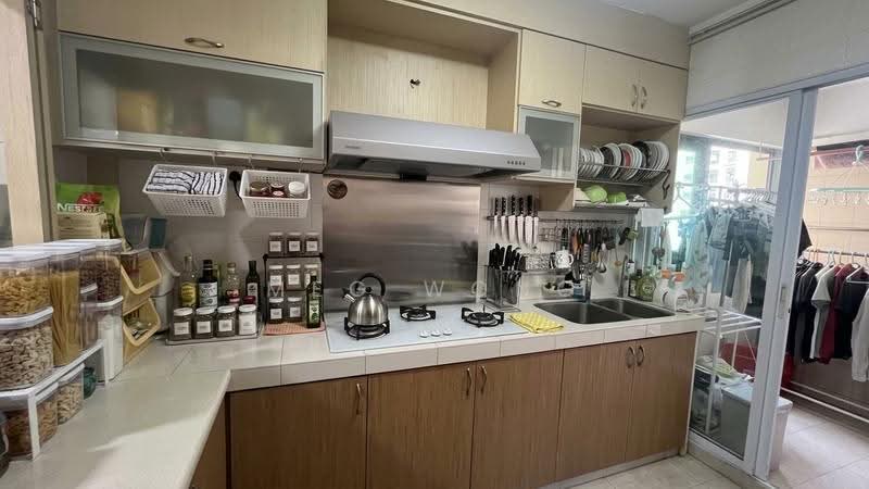 60 Lorong 4 Toa Payoh, 60 Lorong 4 Toa Payoh, Balestier / Toa Payoh, 3 Bedrooms, 1,292 sqft, HDB Flat For Sale, by Meg Wong, 500271798 - Kitchen - PropertyGuru.com.sg