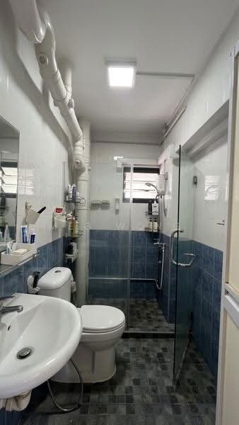 60 Lorong 4 Toa Payoh, 60 Lorong 4 Toa Payoh, Balestier / Toa Payoh, 3 Bedrooms, 1,292 sqft, HDB Flat For Sale, by Meg Wong, 500271798 - Bathroom - PropertyGuru.com.sg