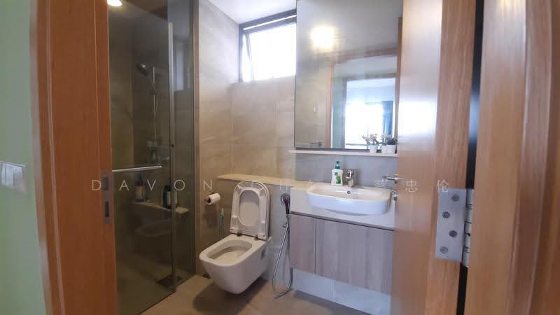 Twin VEW, 91 West Coast Vale, Buona Vista / West Coast / Clementi New Town, 3 Bedrooms, 1,141 sqft, Condominium For Sale, by Davon Chai 蔡忠伦, 500271801 - Bathroom - PropertyGuru.com.sg