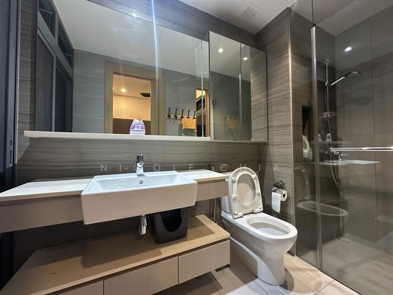 Belgravia Villas, 200 Ang Mo Kio Avenue 5, Seletar / Yio Chu Kang, 5 Bedrooms, 3,961 sqft, Cluster House For Sale, by Nicole Chia, 500271802 - Bathroom - PropertyGuru.com.sg