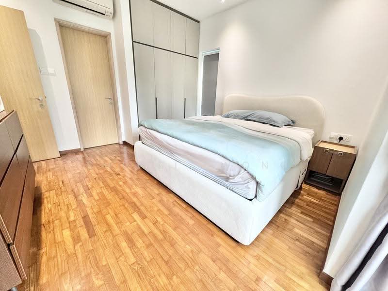 Newton 21 (Former Newton Euro-Asia), 21 Newton Road, Newton / Novena, 3 Bedrooms, 1,184 sqft, Apartment For Sale, by Shiwei Kwong, 500271803 - Master Bedroom - PropertyGuru.com.sg