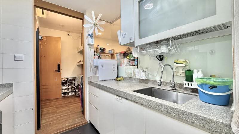 The Quartz, 51 Compassvale Bow, Hougang / Punggol / Sengkang, 3 Bedrooms, 1,518 sqft, Condominium For Sale, by Jonathan Lee, 500271820 - Kitchen - PropertyGuru.com.sg