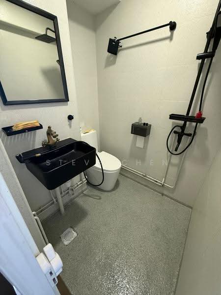 123 Mcnair Road, 123 Mcnair Road, Balestier / Toa Payoh, 3 Bedrooms, 893 sqft, HDB Flat For Sale, by Steve Chen, 500271825 - Bathroom - PropertyGuru.com.sg