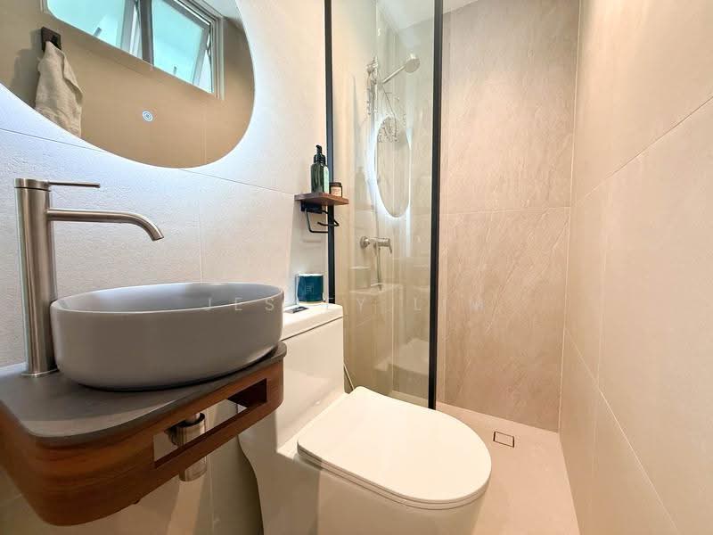 FREEHOLD 2 Bed 2 Bath Near Great World, 20 Kay Poh Road, Tanglin / Holland / Bukit Timah, 2 Bedrooms, 796 sqft, Apartment For Sale, by Jesley Lim, 500271843 - Bathroom - PropertyGuru.com.sg