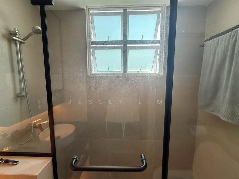 FREEHOLD 2 Bed 2 Bath Near Great World, 20 Kay Poh Road, Tanglin / Holland / Bukit Timah, 2 Bedrooms, 796 sqft, Apartment For Sale, by Jesley Lim, 500271843 - Bathroom - PropertyGuru.com.sg