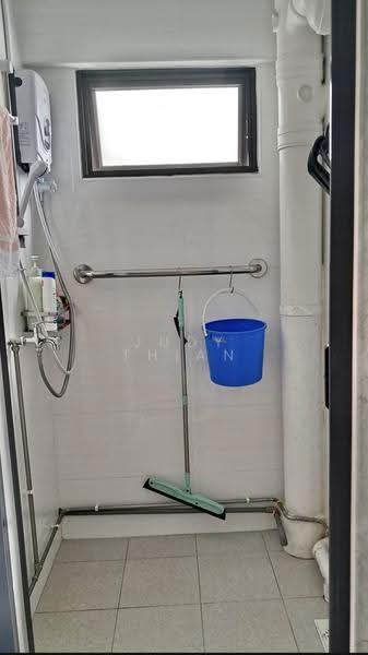 19 Ghim Moh Road, 19 Ghim Moh Road, Tanglin / Holland / Bukit Timah, Room Rental, 100 sqft, HDB Flat For Rent, by Judy Thian, 500271864 - Bathroom - PropertyGuru.com.sg